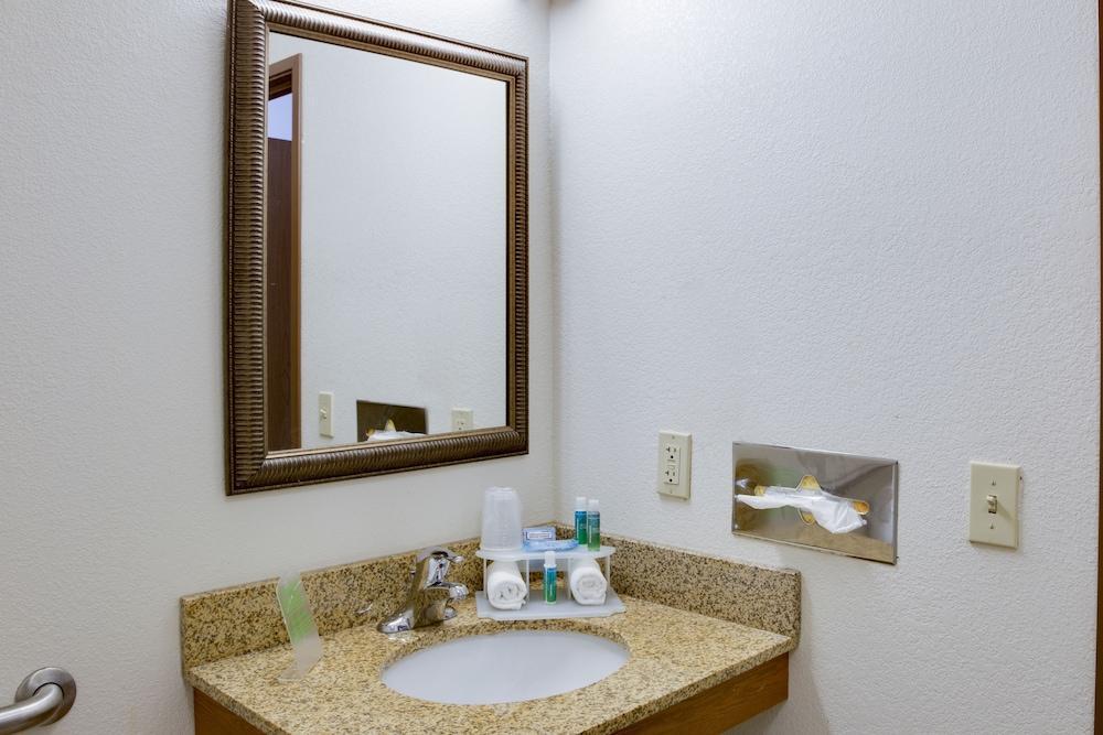 Holiday Inn Express Hotel & Suites Mattoon By Ihg Exterior foto